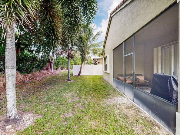 1640 NE 37th Ave, Homestead FL 33033