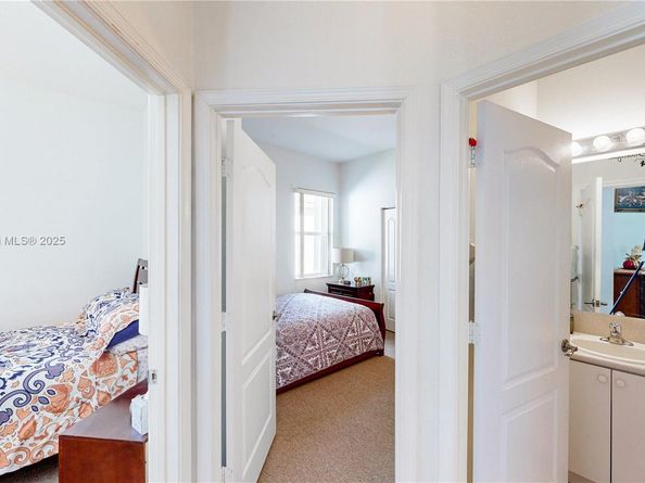 1640 NE 37th Ave, Homestead FL 33033