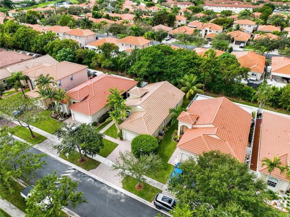 1640 NE 37th Ave, Homestead FL 33033