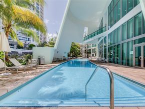 6000 Collins Ave 304, Miami Beach FL 33140