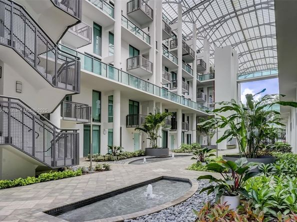 6000 Collins Ave 304, Miami Beach FL 33140
