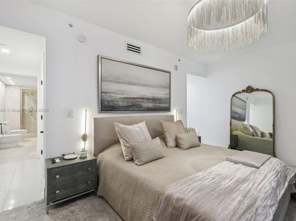 6000 Collins Ave 304, Miami Beach FL 33140