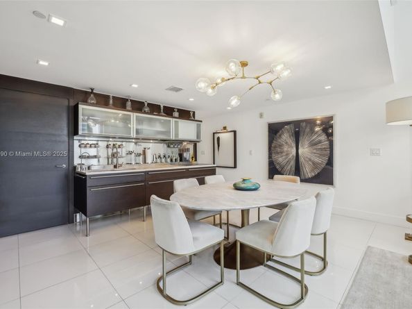 6000 Collins Ave 304, Miami Beach FL 33140