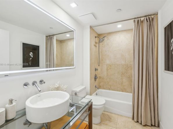 6000 Collins Ave 304, Miami Beach FL 33140