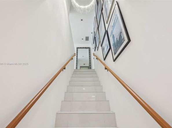 6000 Collins Ave 304, Miami Beach FL 33140