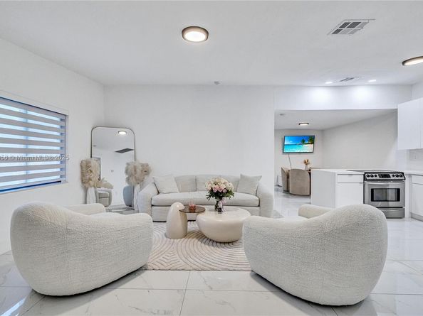 13550 NW 5th Ave, North Miami FL 33168