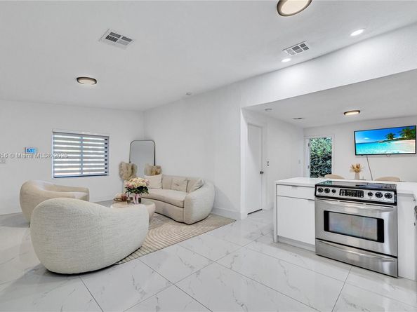 13550 NW 5th Ave, North Miami FL 33168