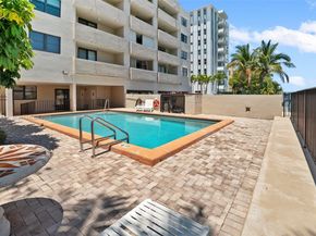 7125 Bay Dr 201, Miami Beach FL 33141