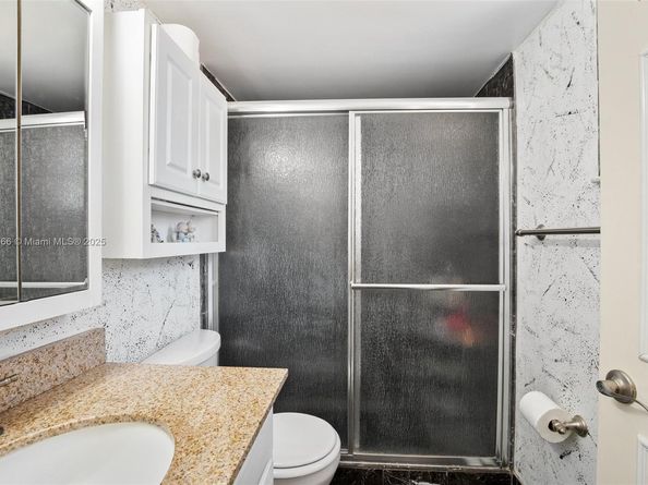 7125 Bay Dr 201, Miami Beach FL 33141