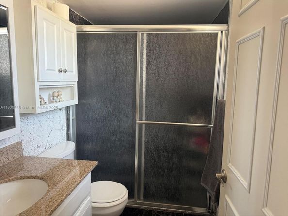 7125 Bay Dr 201, Miami Beach FL 33141