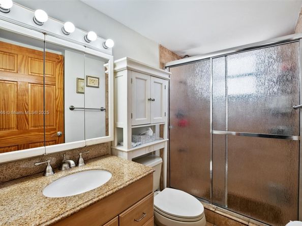 7125 Bay Dr 201, Miami Beach FL 33141