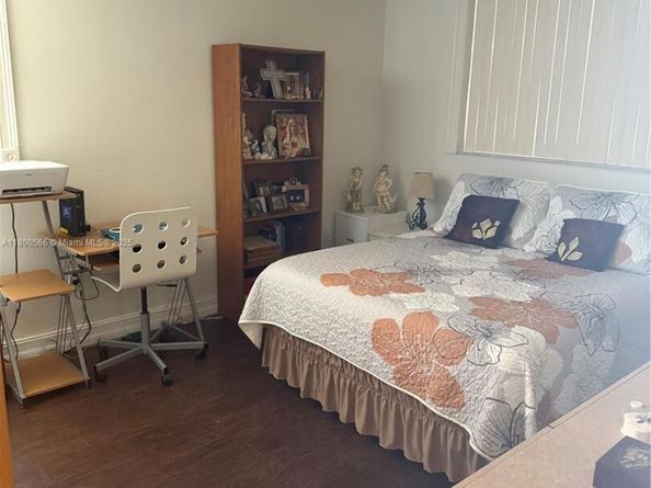 7125 Bay Dr 201, Miami Beach FL 33141