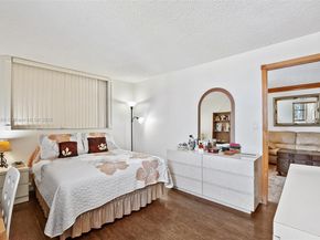 7125 Bay Dr 201, Miami Beach FL 33141