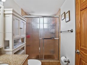 7125 Bay Dr 201, Miami Beach FL 33141