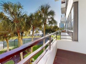 500 Three Islands Blvd L 25, Hallandale Beach FL 33009