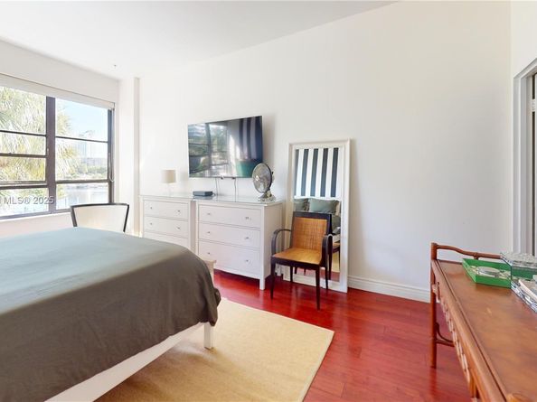 500 Three Islands Blvd L 25, Hallandale Beach FL 33009