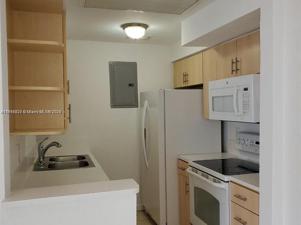 1185 Marseille Dr 209, Miami Beach FL 33141