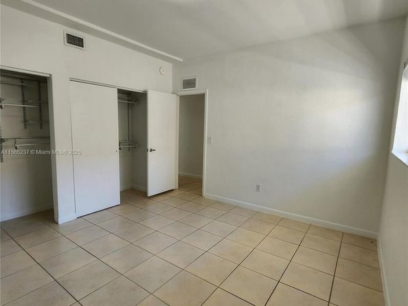 1185 Marseille Dr 209, Miami Beach FL 33141