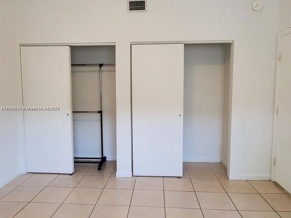 1185 Marseille Dr 209, Miami Beach FL 33141