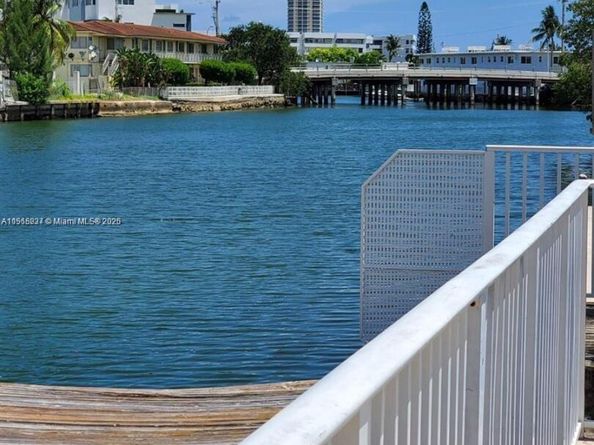 1185 Marseille Dr 209, Miami Beach FL 33141