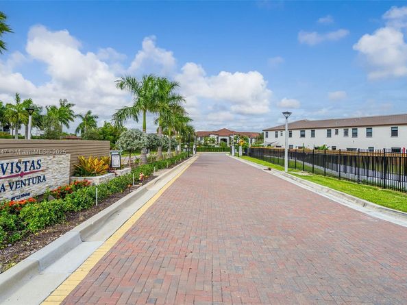 20865 NE 7th Ct, Miami FL 33179