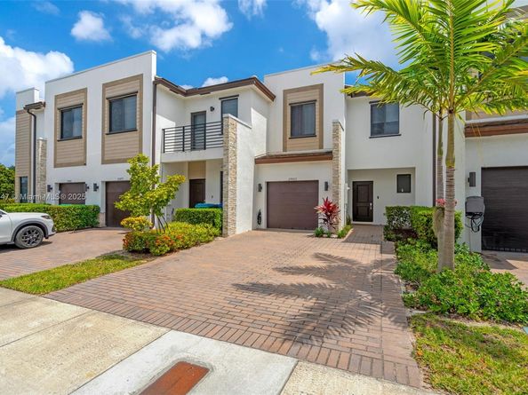 20865 NE 7th Ct, Miami FL 33179