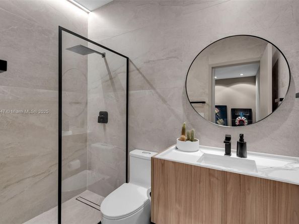 20865 NE 7th Ct, Miami FL 33179