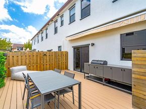 20865 NE 7th Ct, Miami FL 33179