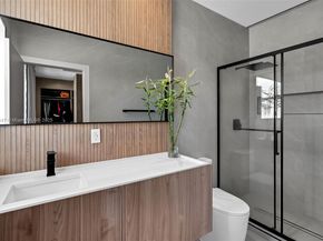 20865 NE 7th Ct, Miami FL 33179