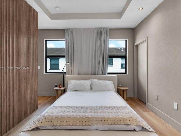 20865 NE 7th Ct, Miami FL 33179