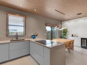 20865 NE 7th Ct, Miami FL 33179