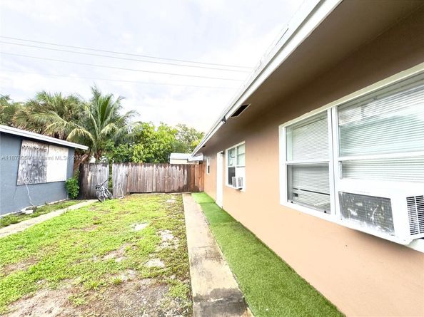 3830 NE 15th Ave, Pompano Beach FL 33064
