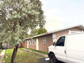 3830 NE 15th Ave, Pompano Beach FL 33064