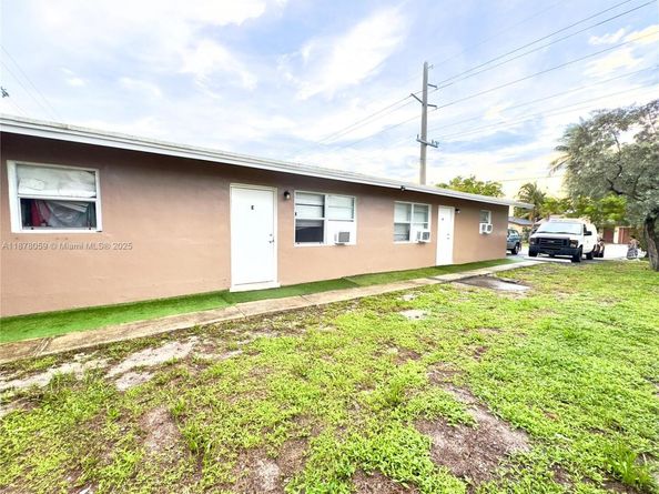 3830 NE 15th Ave, Pompano Beach FL 33064
