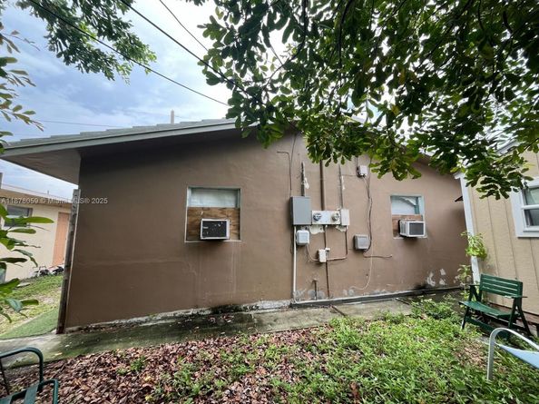 3830 NE 15th Ave, Pompano Beach FL 33064
