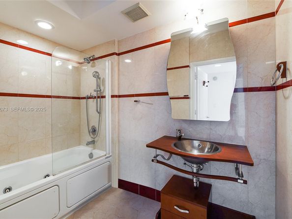 110 Washington Ave 1822, Miami Beach FL 33139