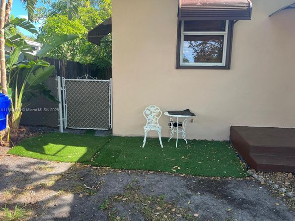 2826 Madison St, Hollywood FL 33020