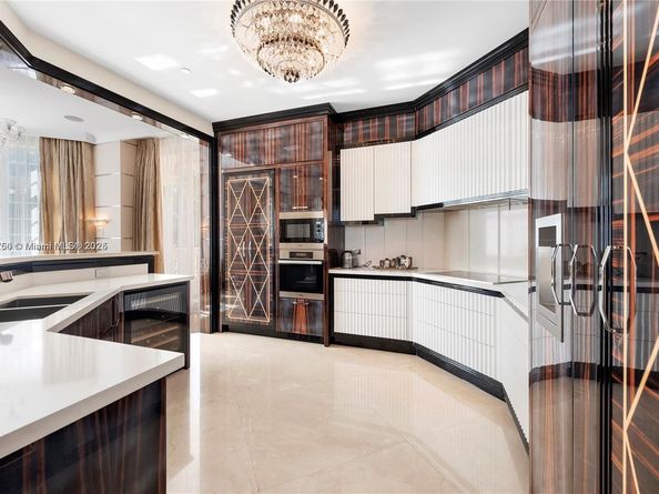 7112 Fisher Island Dr 7112, Miami Beach FL 33109