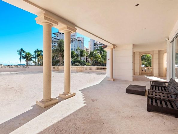 7112 Fisher Island Dr 7112, Miami Beach FL 33109