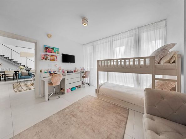 200 Biscayne Boulevard Way 904, Miami FL 33131
