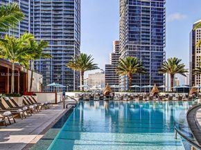 200 Biscayne Boulevard Way 904, Miami FL 33131