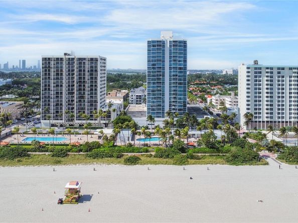 2655 Collins Ave PH2512, Miami Beach FL 33140