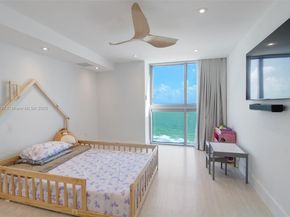 2655 Collins Ave PH2512, Miami Beach FL 33140