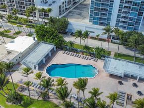 2655 Collins Ave PH2512, Miami Beach FL 33140