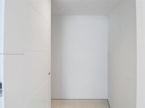 2655 Collins Ave PH2512, Miami Beach FL 33140