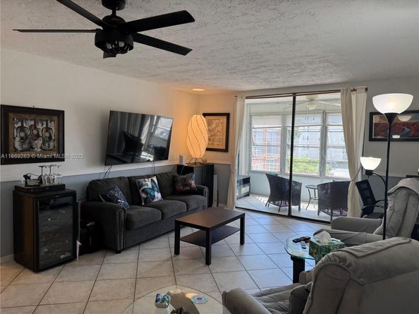 2861 Somerset Dr 318, Lauderdale Lakes FL 33311