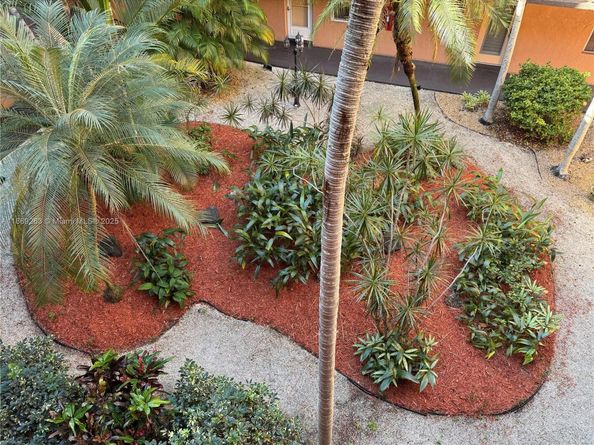 2861 Somerset Dr 318, Lauderdale Lakes FL 33311