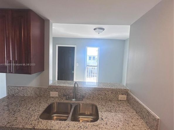 1955 NW 5th Pl 13, Miami FL 33136