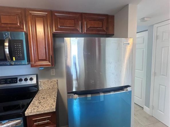 1955 NW 5th Pl 13, Miami FL 33136