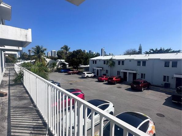 1955 NW 5th Pl 13, Miami FL 33136